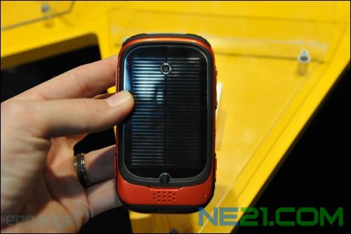 無限續航 Intivation推太陽能手機